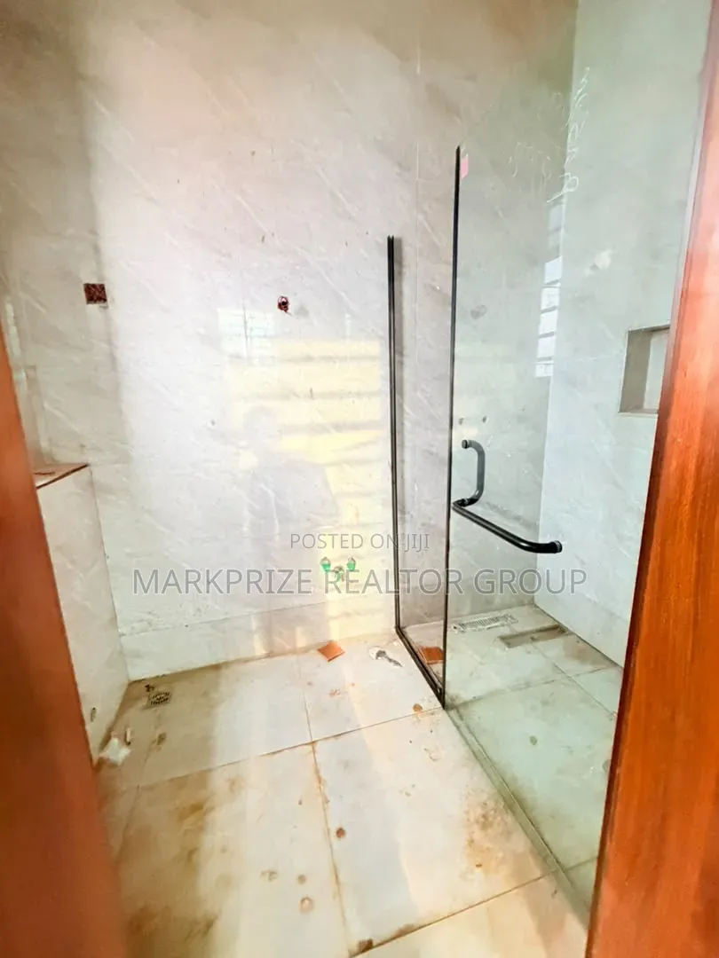 6bdrm Duplex in Magodo Gra Phase 2 for sale in GRA Phase 2 Shangisha