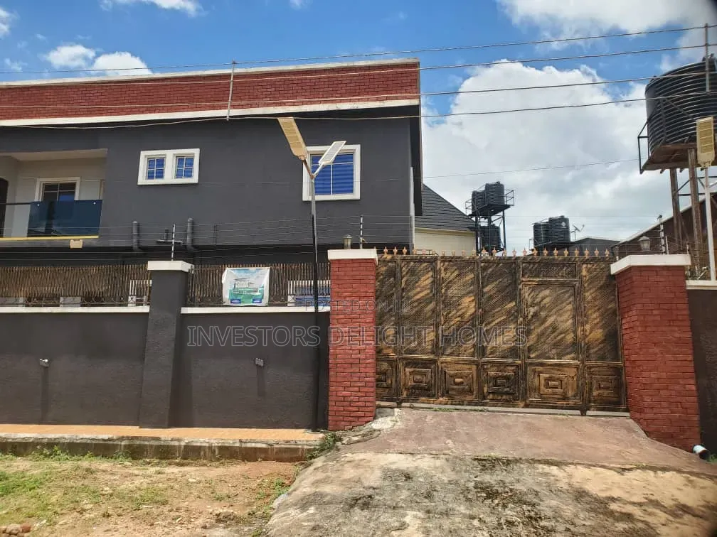 3bdrm Block of Flats in Oshimili North for sale in Oshimili North