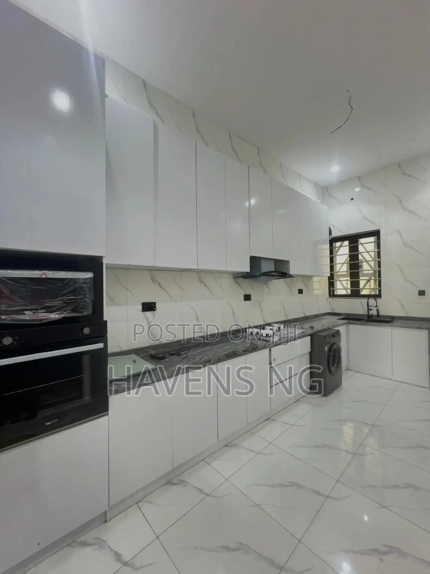 4bdrm Duplex in Ikota for sale in Ikota