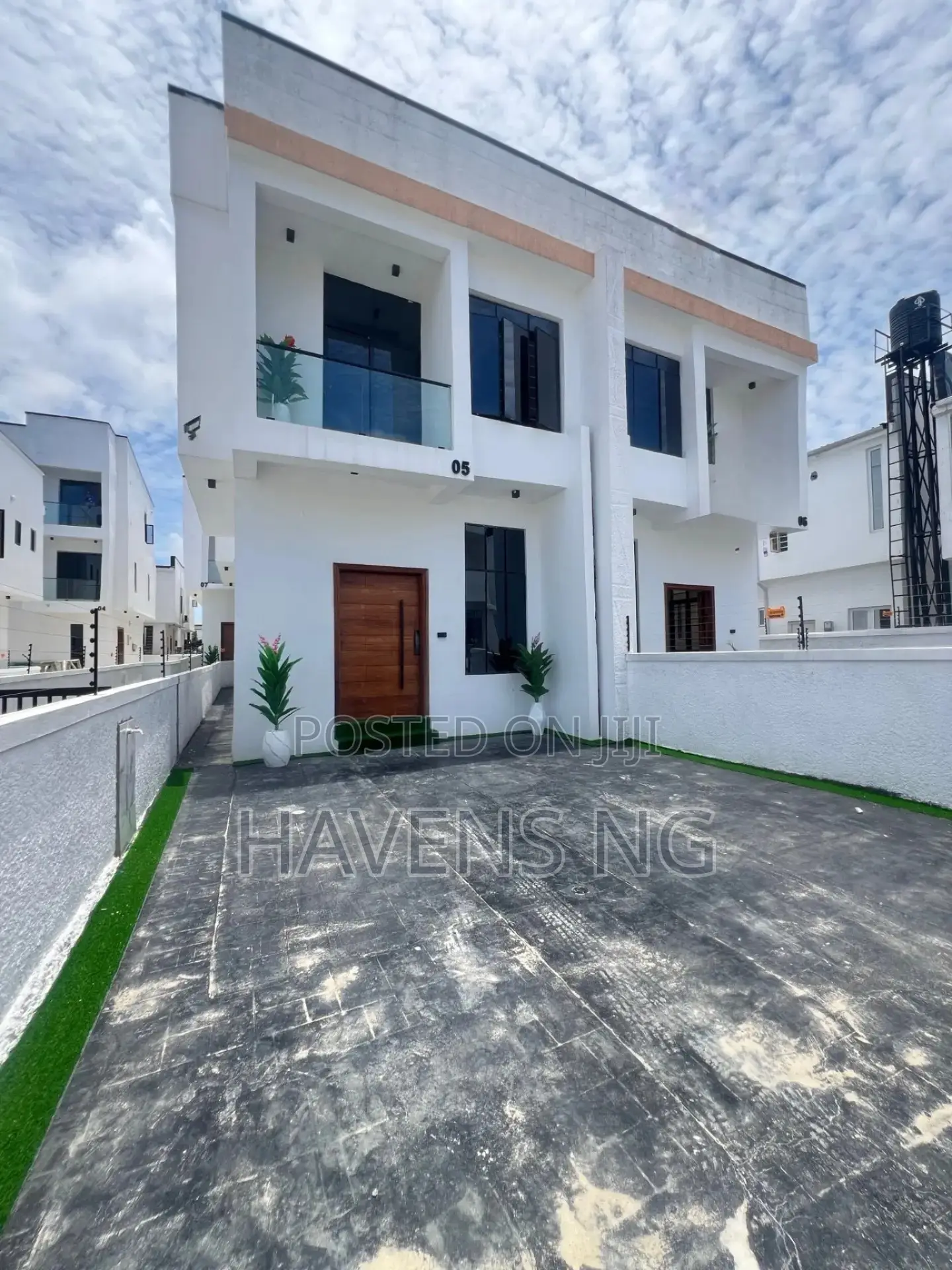 4bdrm Duplex in Ikota for sale in Ikota