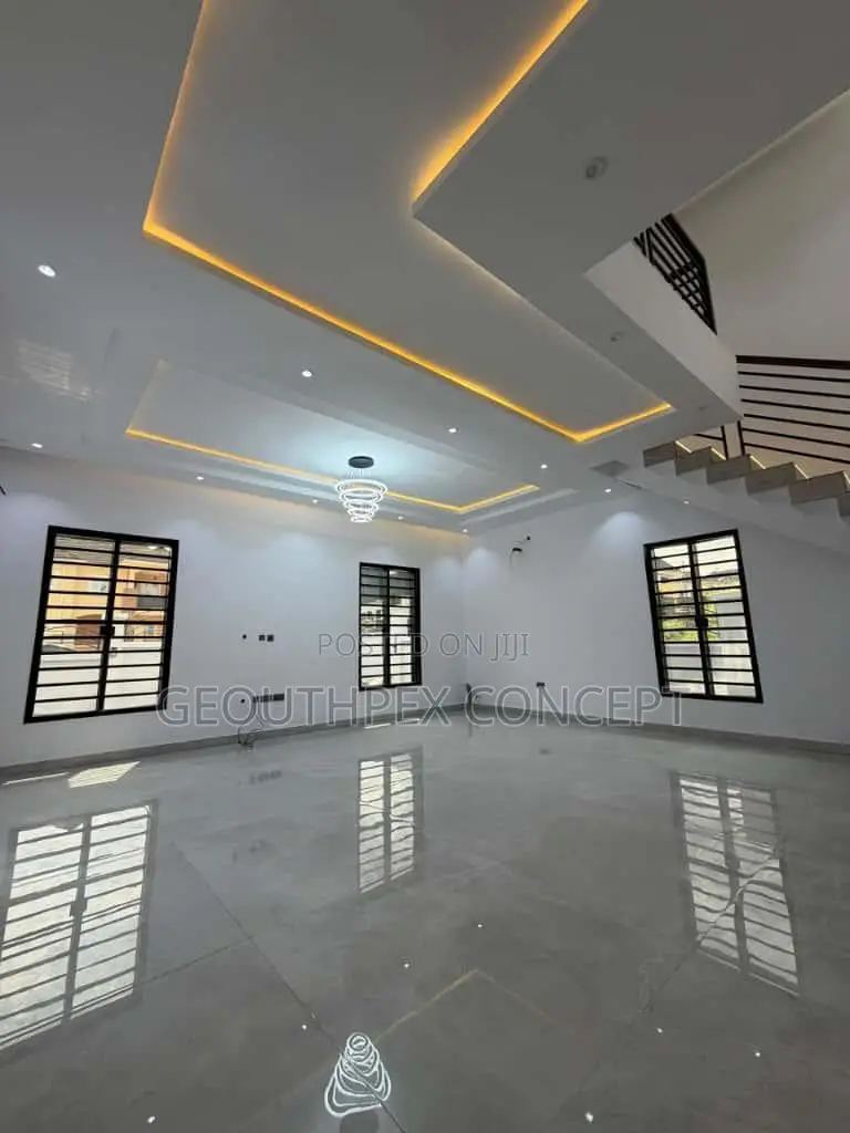 5bdrm Duplex in Legacy, Akobo for sale in Akobo