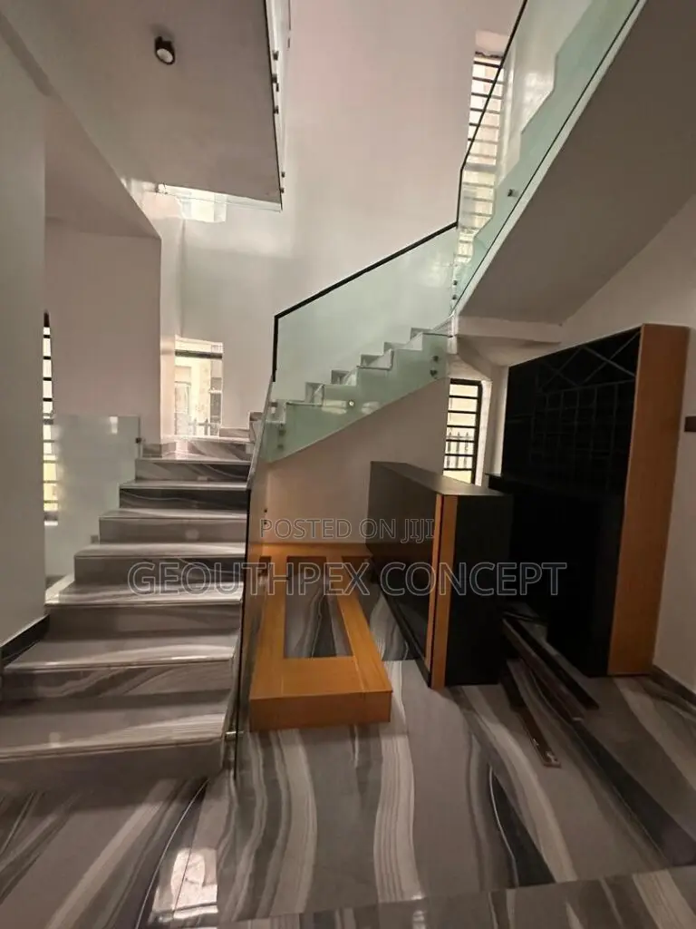 5bdrm Duplex in Ikolaba Estate, Agodi for sale in Agodi