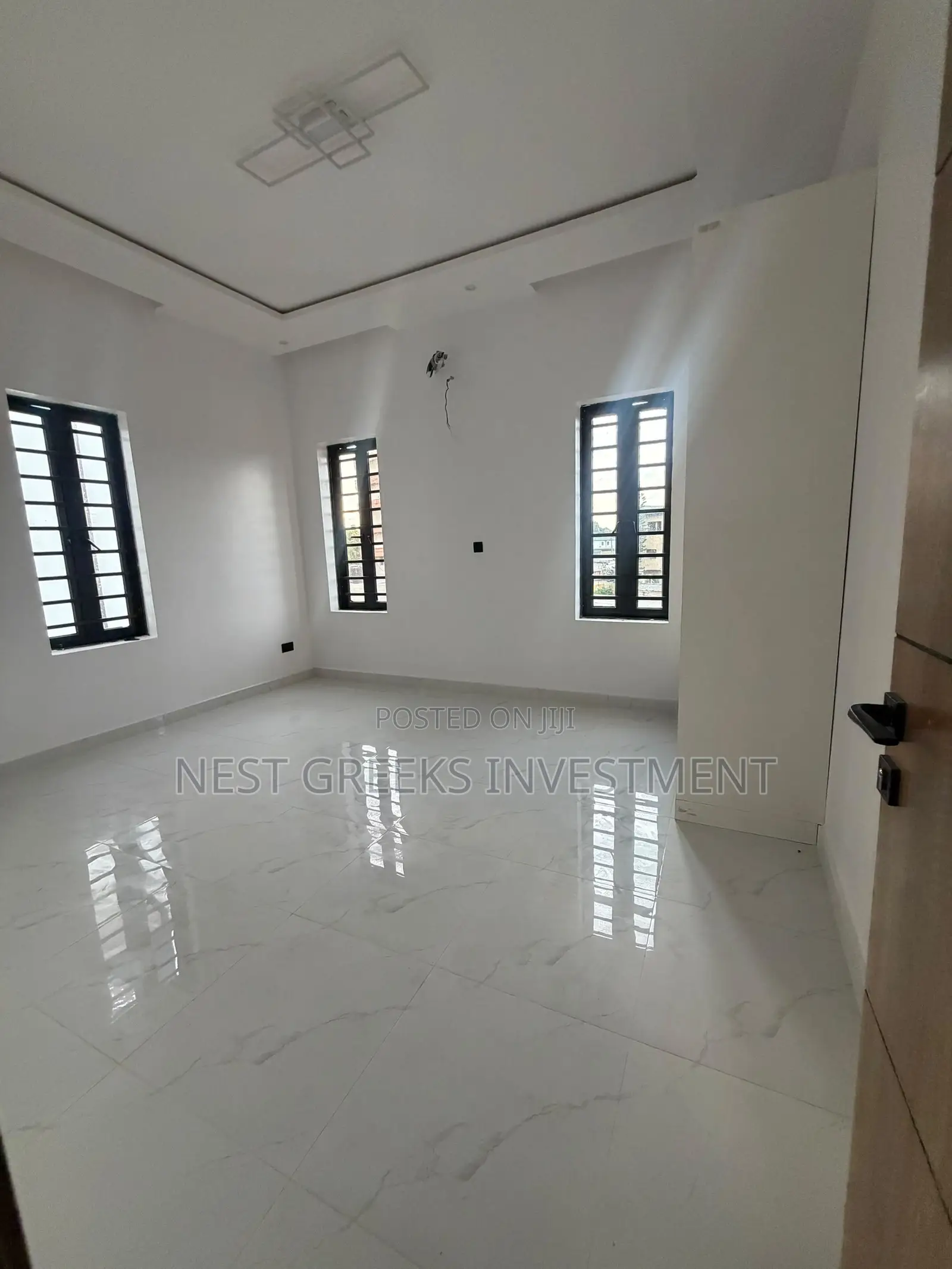 5bdrm Duplex in Adeniyi Jones for sale in Adeniyi Jones