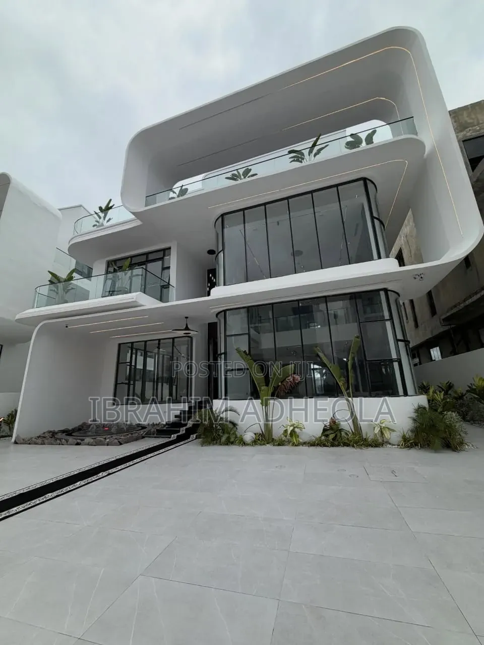 5bdrm Duplex in Osapa London for sale in Osapa london