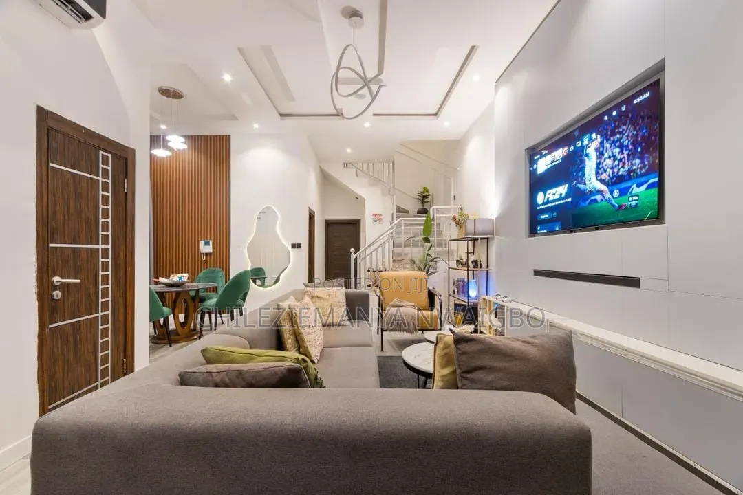 Furnished 4bdrm Duplex in Chevron for rent in Chevron