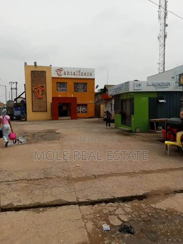750sqm Fast Food Outlet Facing Ikotun Idimu Lagos Rd Lz in Ikotun / Ikotun/Igando