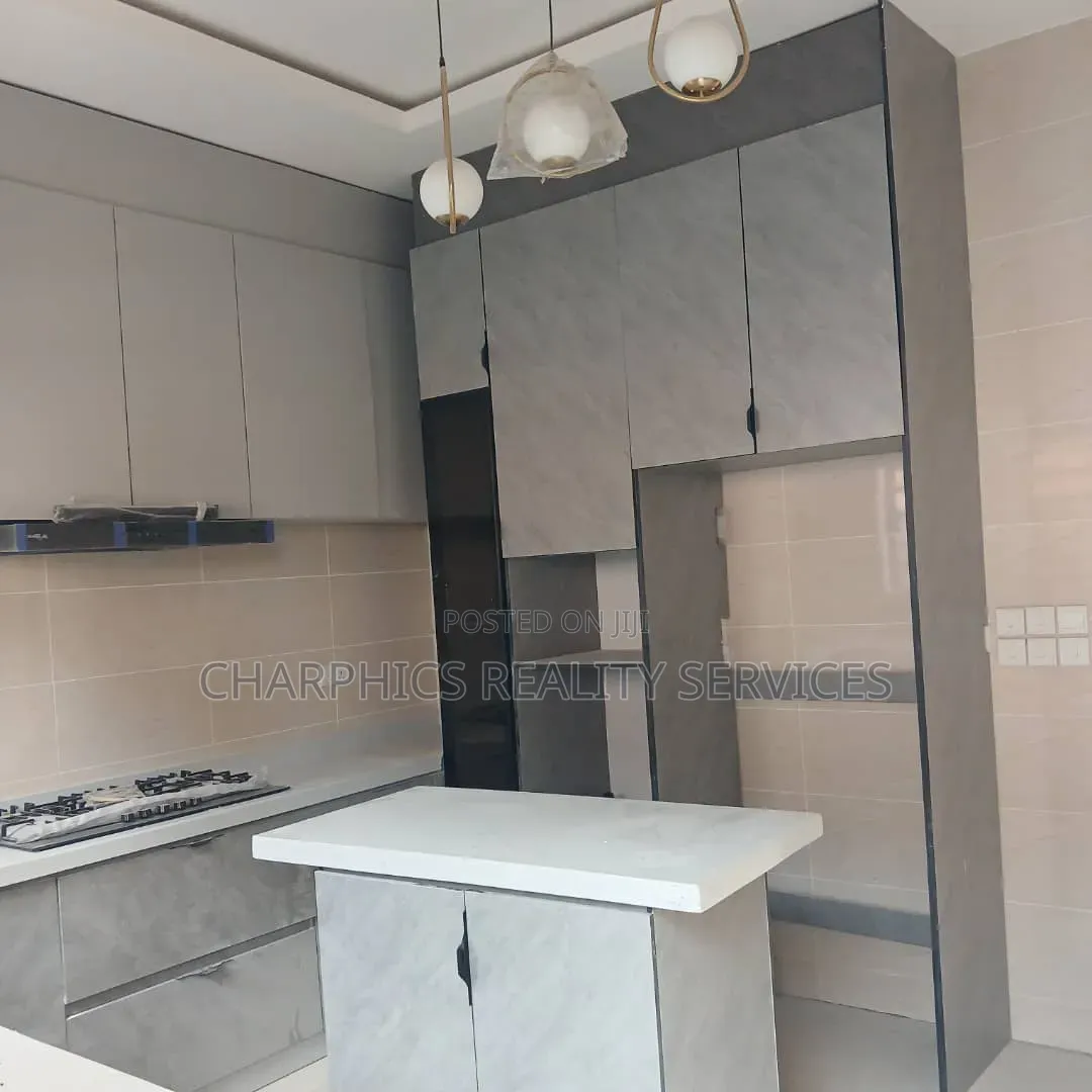 5bdrm Duplex in Alaka Estate for sale in Alaka Estate