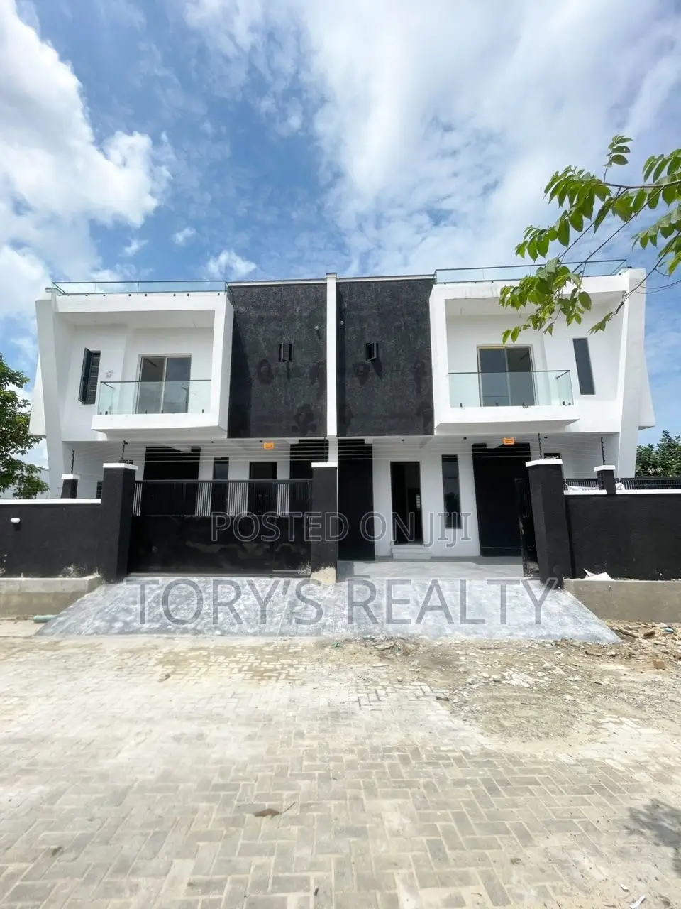 4bdrm Duplex in Oke Ira / Ajah for sale in Oke Ira / Ajah
