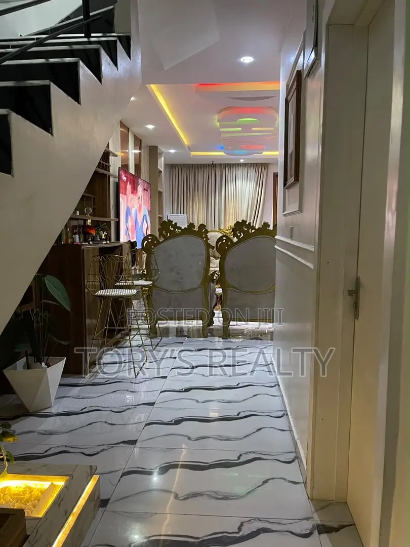 4bdrm Duplex in Lekki Phase 2 for sale in Lekki Phase 2