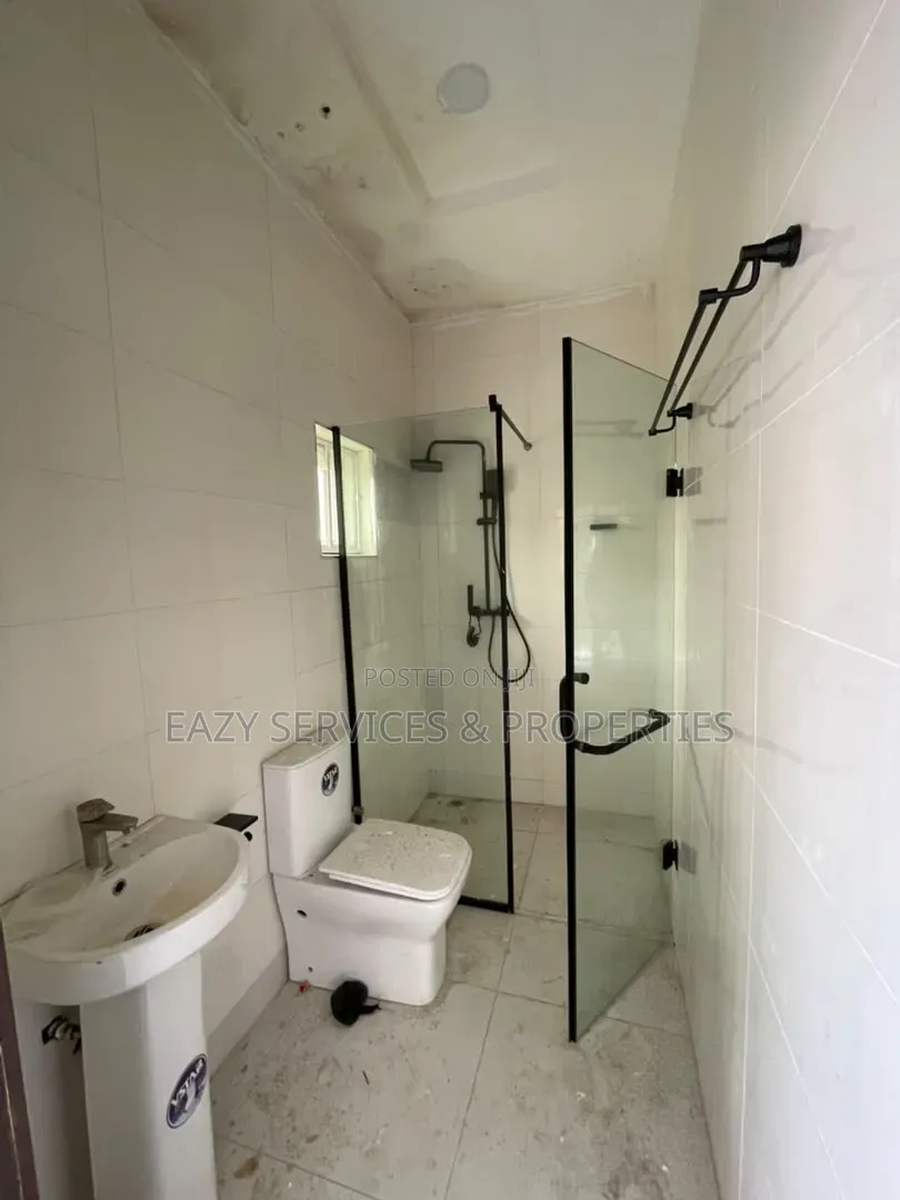 3bdrm Duplex in Gated And Secured, Ikate for rent in Ikate