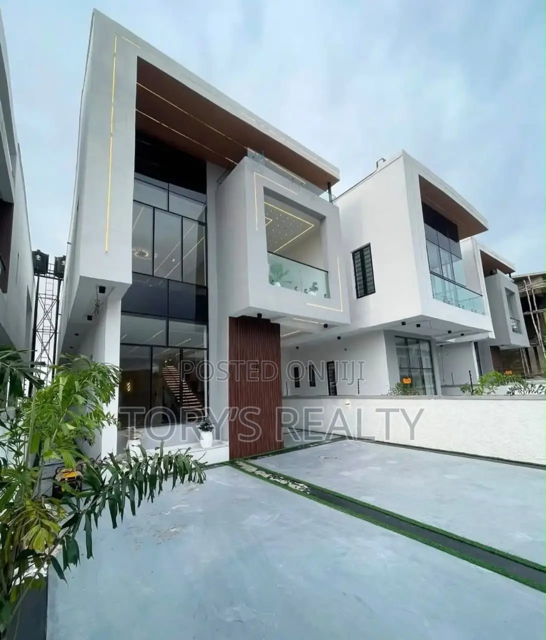 5bdrm Duplex in Ado / Ajah for sale in Ado / Ajah