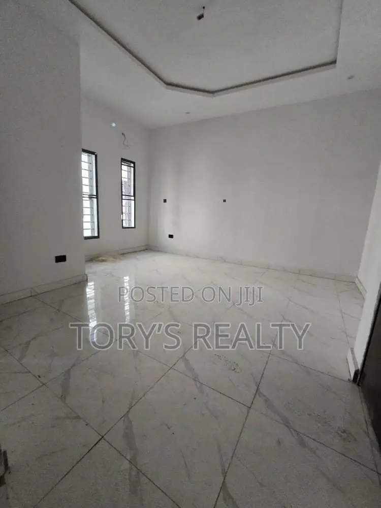 3bdrm Duplex in Abraham Adesanya Estate for sale in Abraham Adesanya Estate