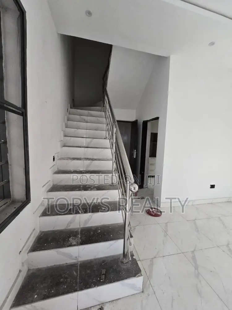 3bdrm Duplex in Abraham Adesanya Estate for sale in Abraham Adesanya Estate
