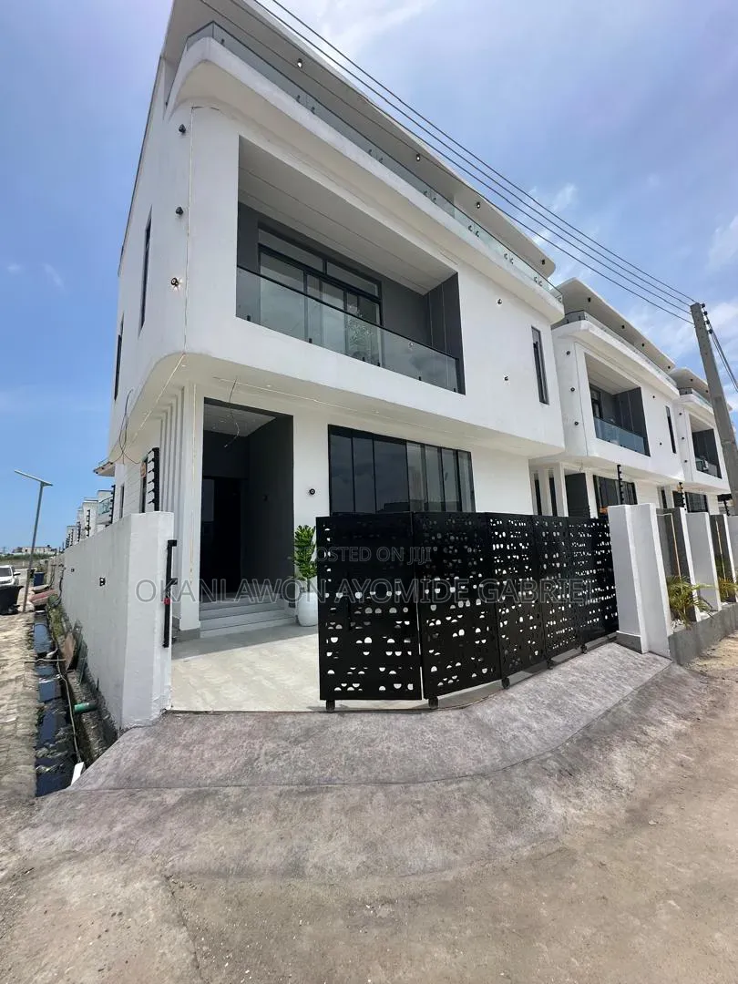 4bdrm Duplex in Lekki Palmcity for sale in Off Lekki-Epe Expressway