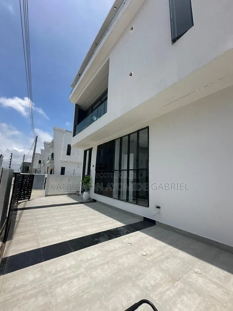 4bdrm Duplex in Lekki Palmcity for sale in Off Lekki-Epe Expressway
