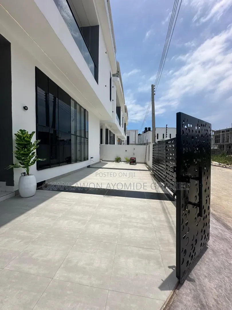 4bdrm Duplex in Lekki Palmcity for sale in Off Lekki-Epe Expressway