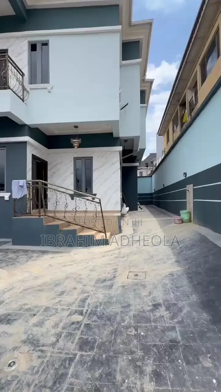 4bdrm Duplex in Olowora, Magodo Isheri for sale in Magodo Isheri
