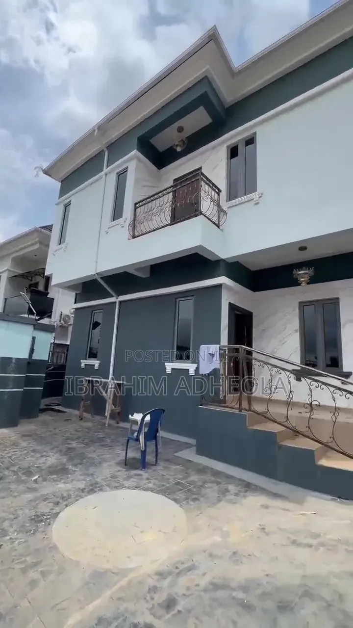 4bdrm Duplex in Olowora, Magodo Isheri for sale in Magodo Isheri