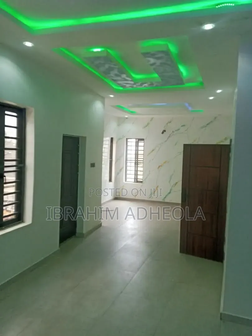 4bdrm Duplex in Olowora, Magodo Isheri for sale in Magodo Isheri