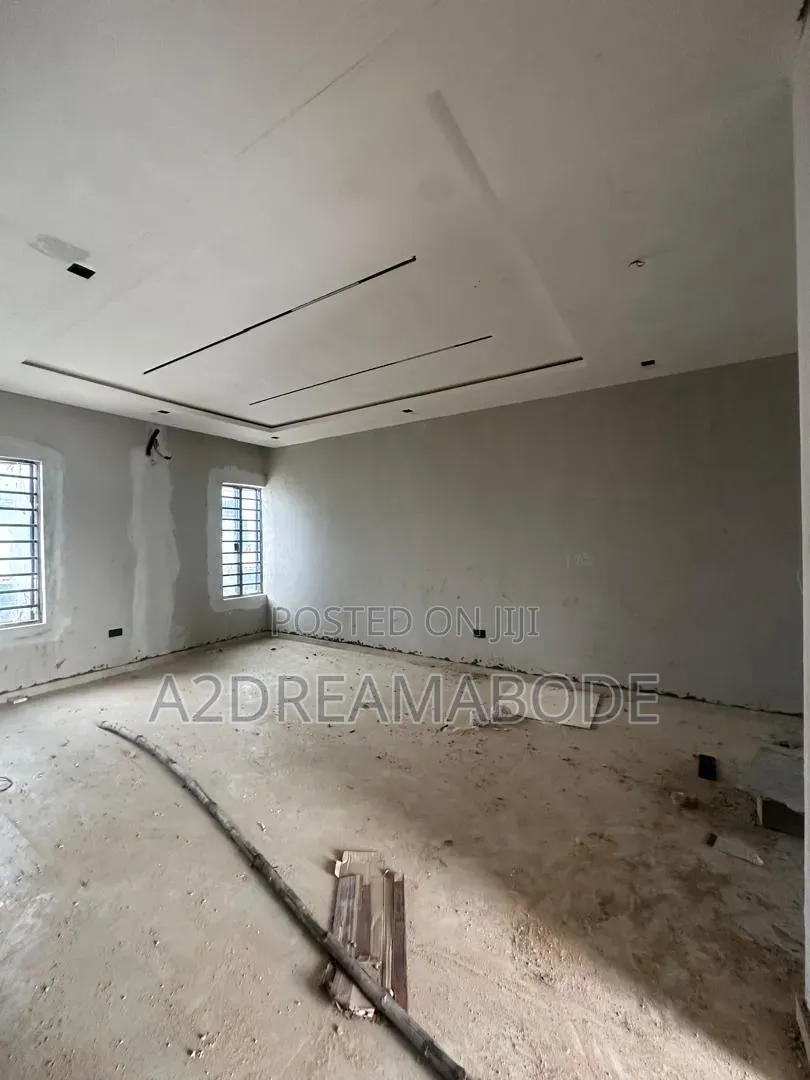4bdrm Duplex in Millennium, Millenuim/UPS for sale in Millenuim/UPS