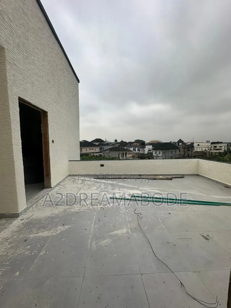 4bdrm Duplex in Millennium, Millenuim/UPS for sale in Millenuim/UPS