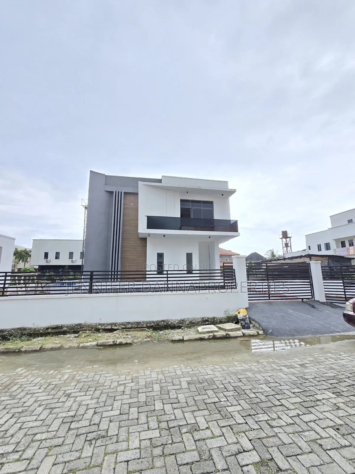 5bdrm Duplex in Sangotedo for sale in Sangotedo