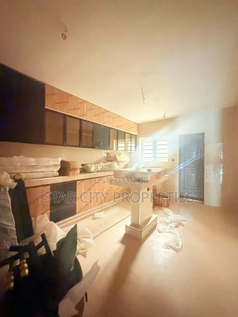 5bdrm Duplex in Ikeja Gra for sale in Ikeja GRA
