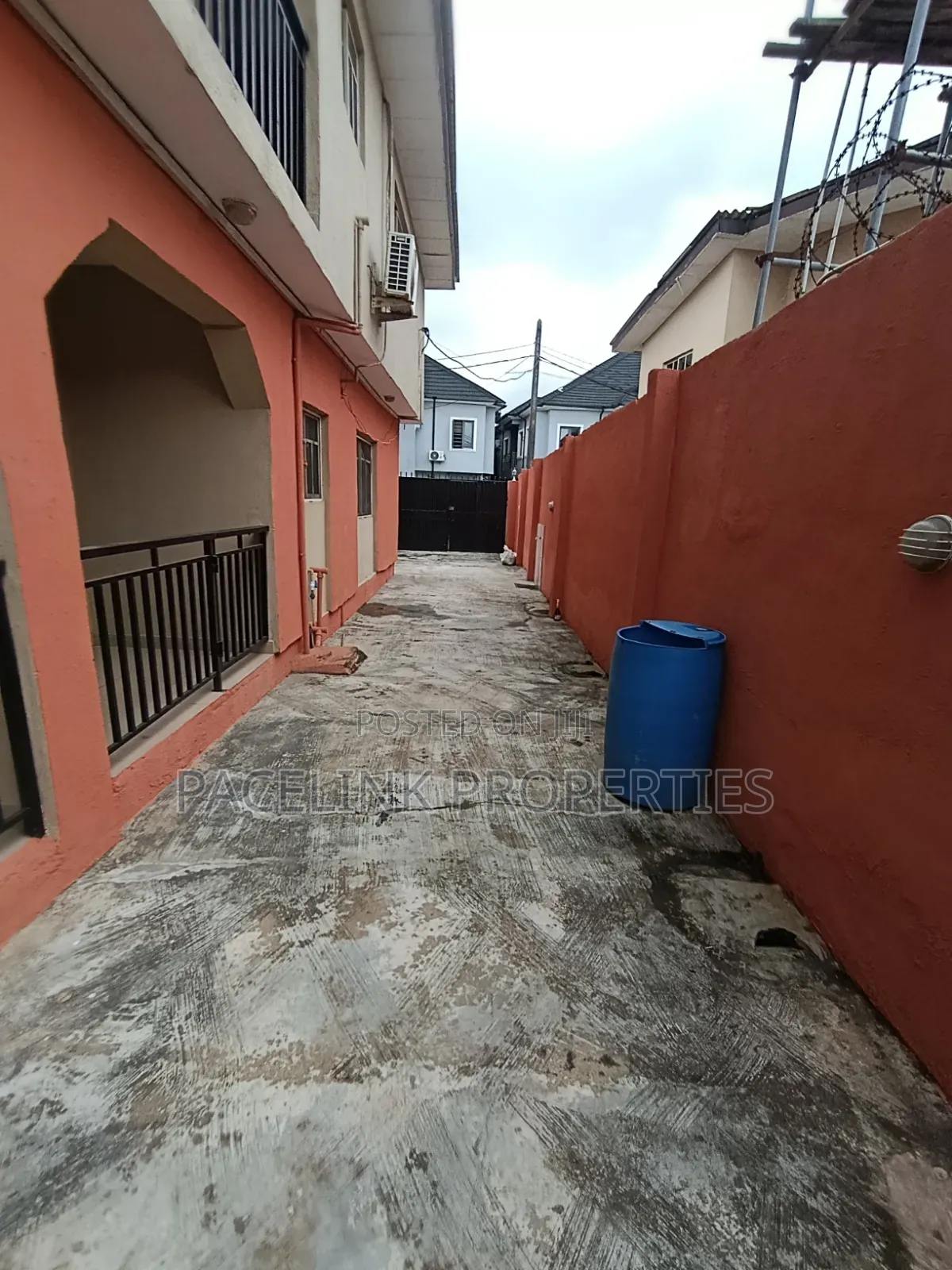 3bdrm Apartment in Iyana Ipaja for rent in Iyana Ipaja