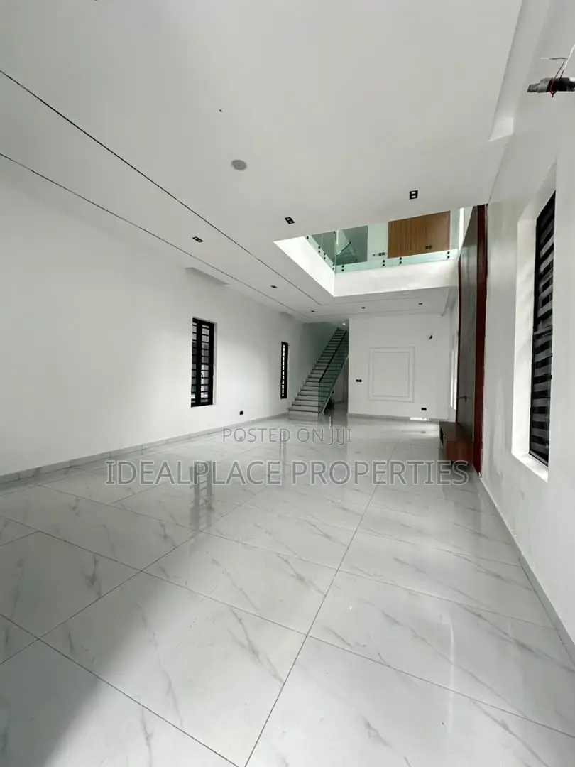 6bdrm Duplex in Lekki for sale in Lekki