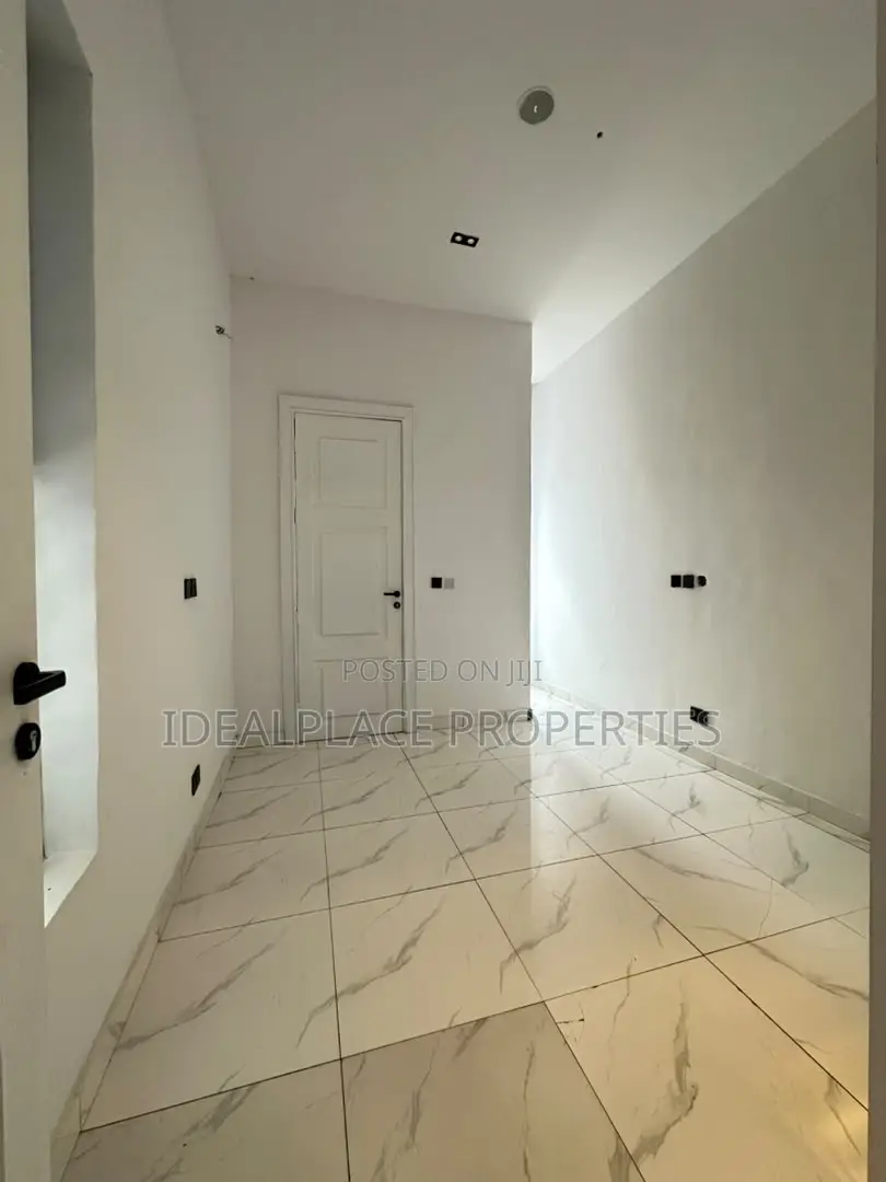 6bdrm Duplex in Lekki for sale in Lekki