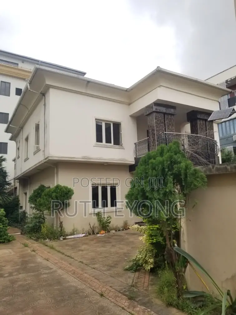 5bdrm House in Off Banana Island for rent in Banana Island