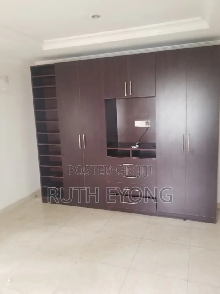 5bdrm House in Off Banana Island for rent in Banana Island