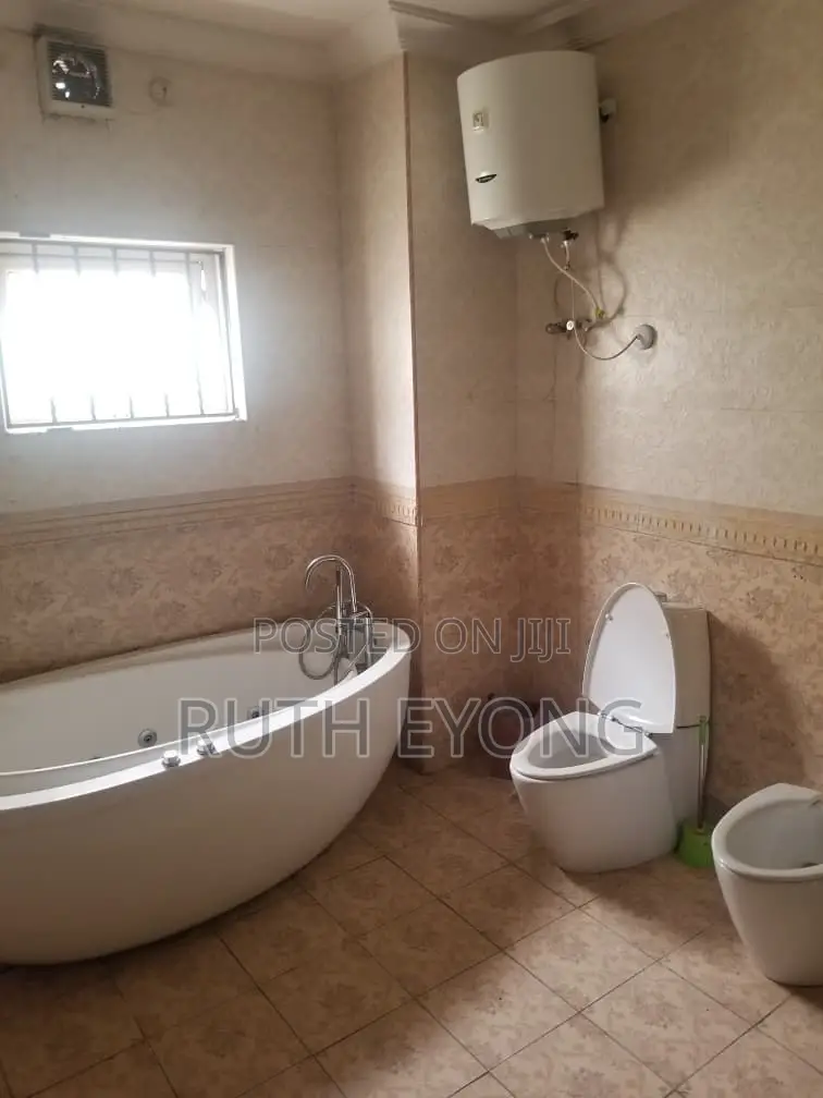 5bdrm House in Off Banana Island for rent in Banana Island