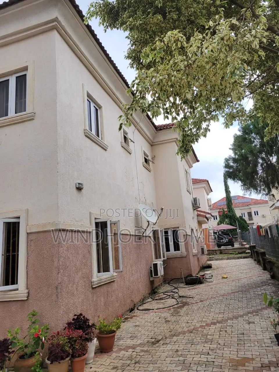 4bdrm Duplex in Life Camp for sale in Life Camp