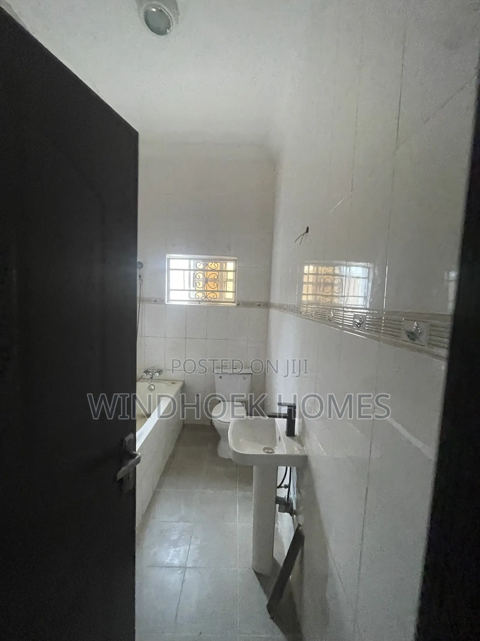 4bdrm Duplex in Life Camp for sale in Life Camp