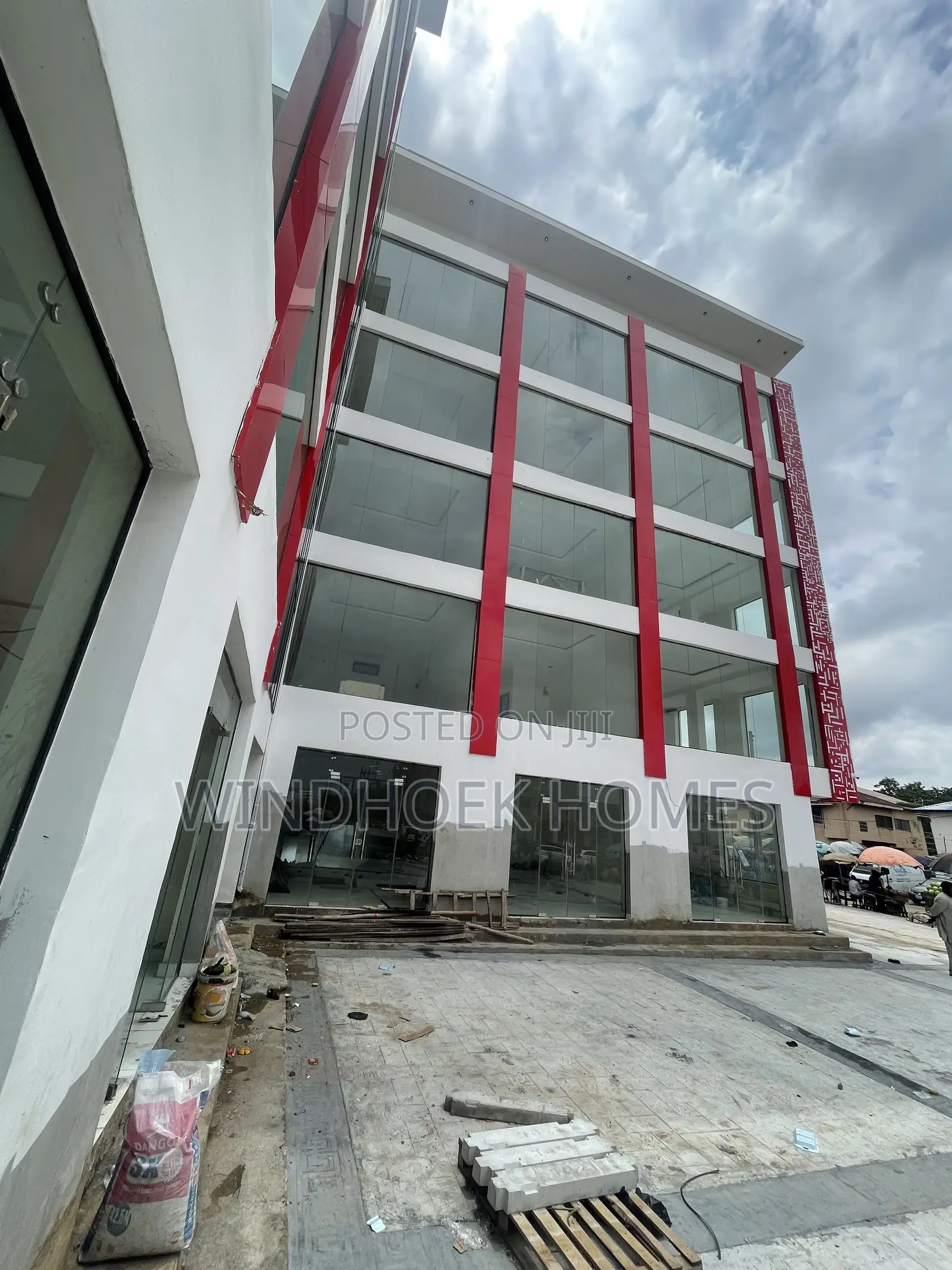 Commercial Strategic Office Spaces Measuring 26sqms and 36sqms in Garki