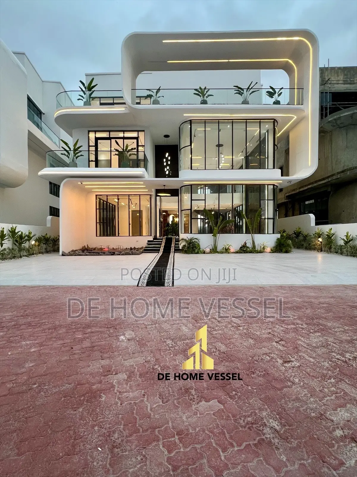 5bdrm Duplex in Osapa london for sale in Osapa london