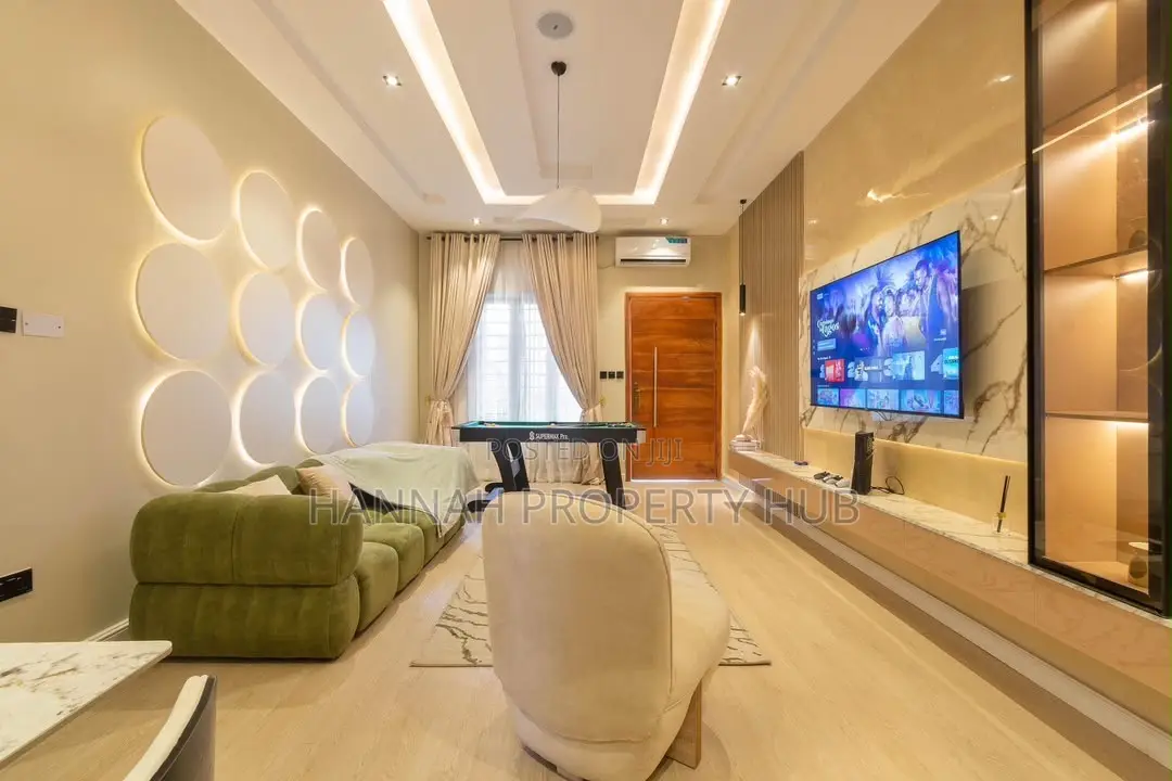 Light Gate Unit, Luxury Two Bedroom Apartment in Lagos Island / Lagos Island