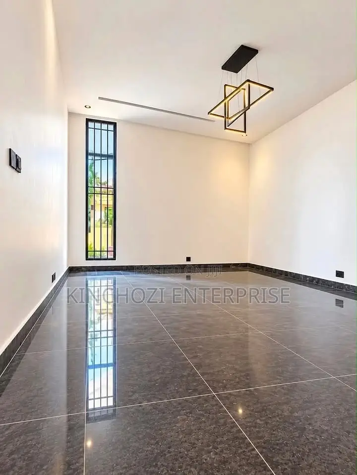 5bdrm Villa in Colorado Road for sale in Maitama