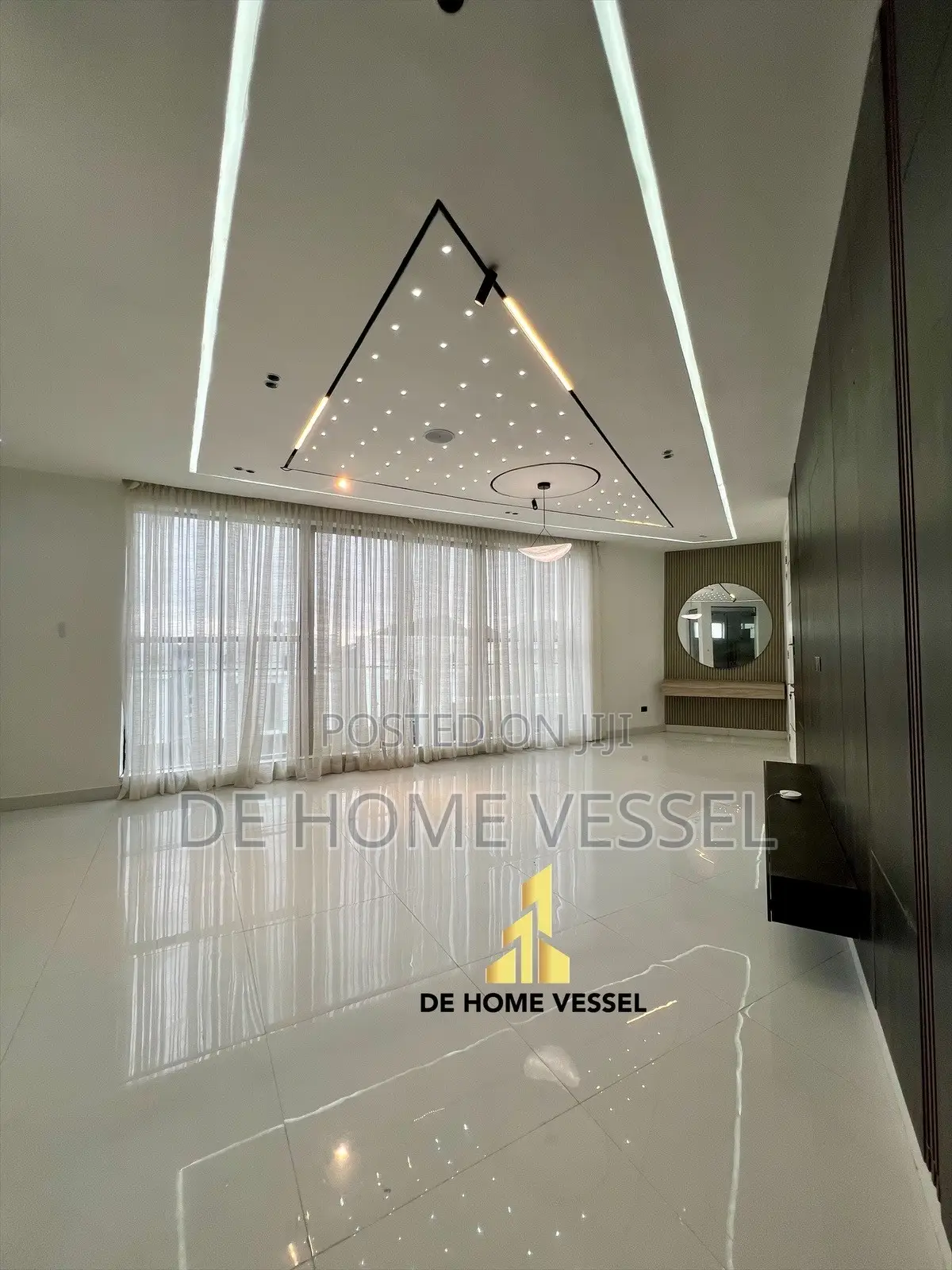 5bdrm Duplex in Chevron for sale in Chevron