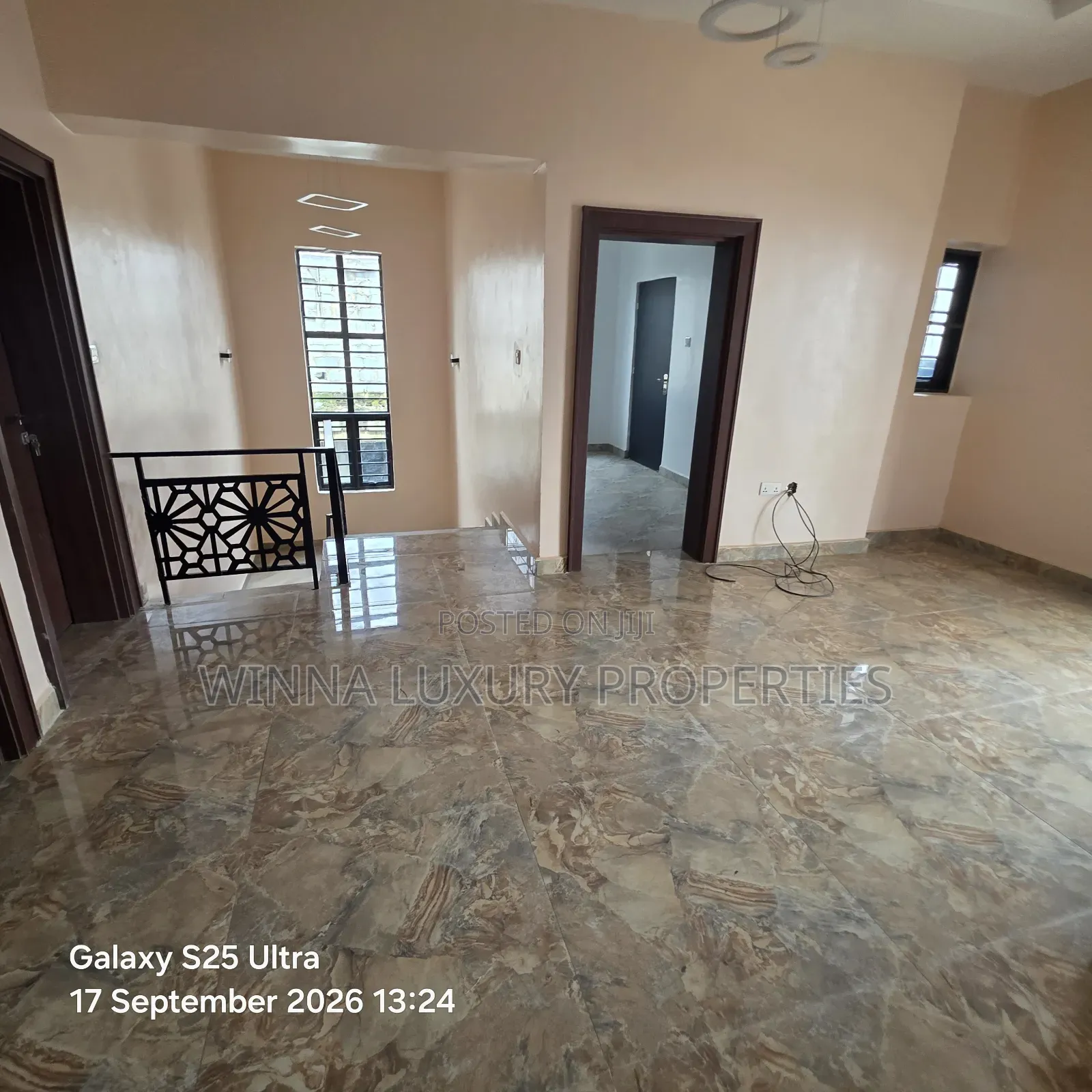 5bdrm Duplex in Vinehill Estate, Lugbe District for sale in Lugbe District