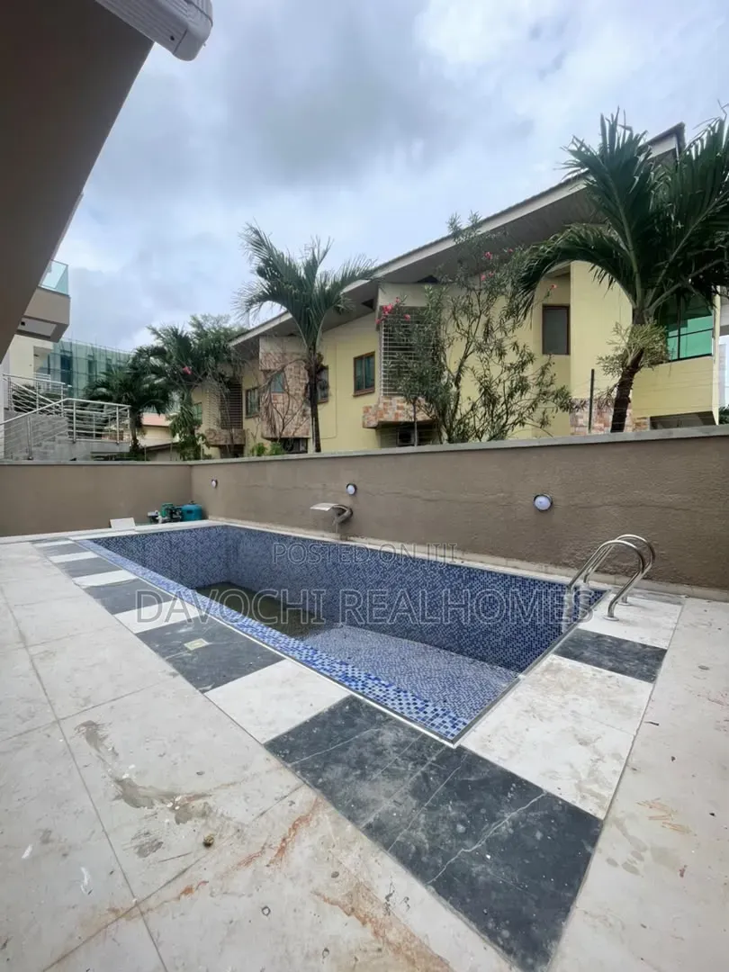 5bdrm Duplex in Banana Island for sale in Banana Island