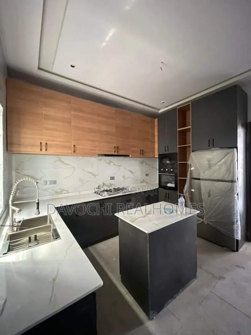 4bdrm Duplex in Sangotedo for sale in Sangotedo