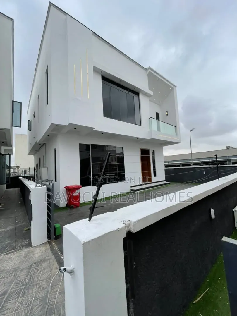 5bdrm Duplex in Idado for sale in Idado
