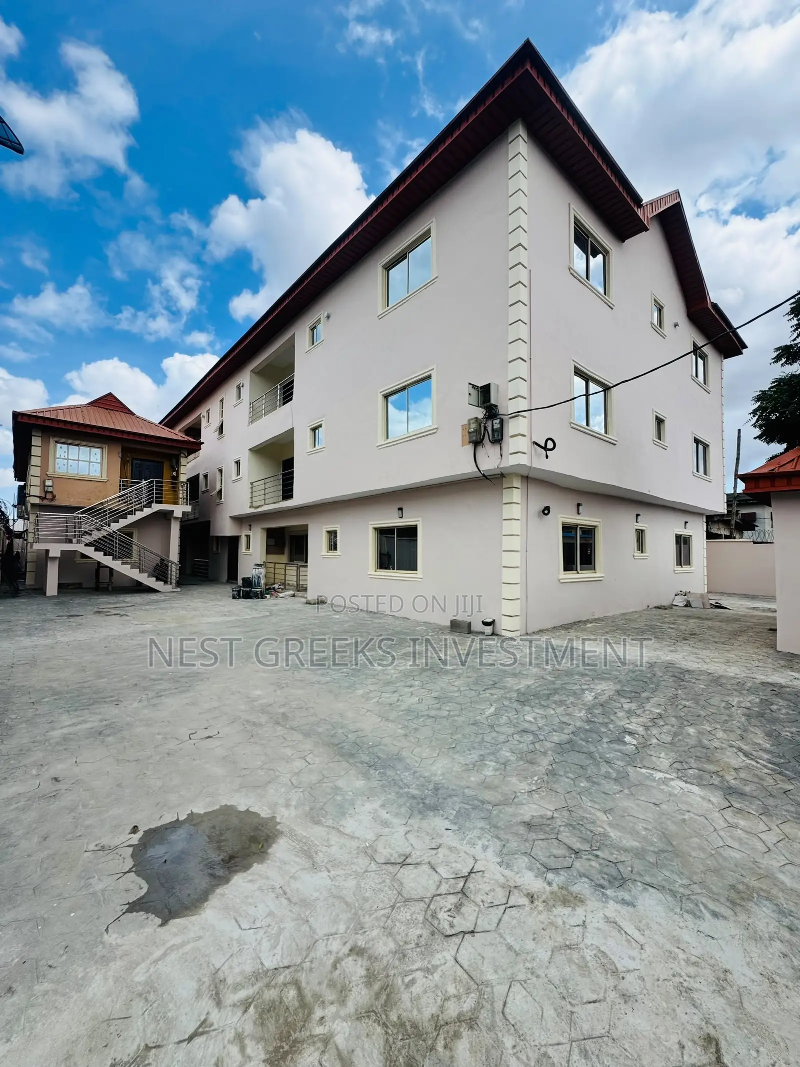 3bdrm Apartment in Ogba for sale in Ogba