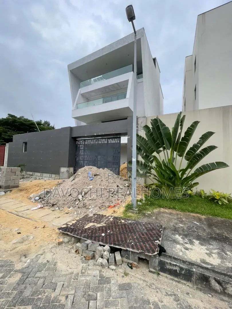 5bdrm Duplex in Banana Island for sale in Banana Island