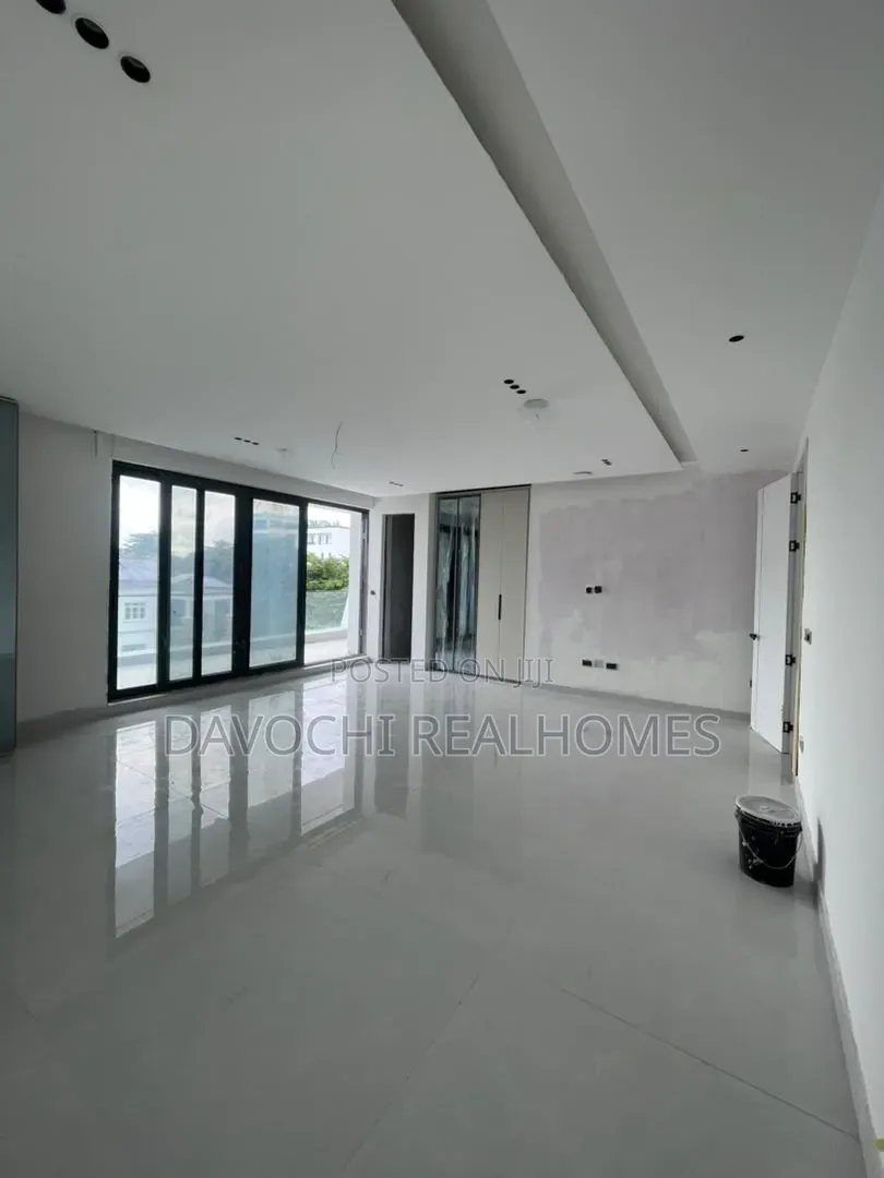 5bdrm Duplex in Banana Island for sale in Banana Island