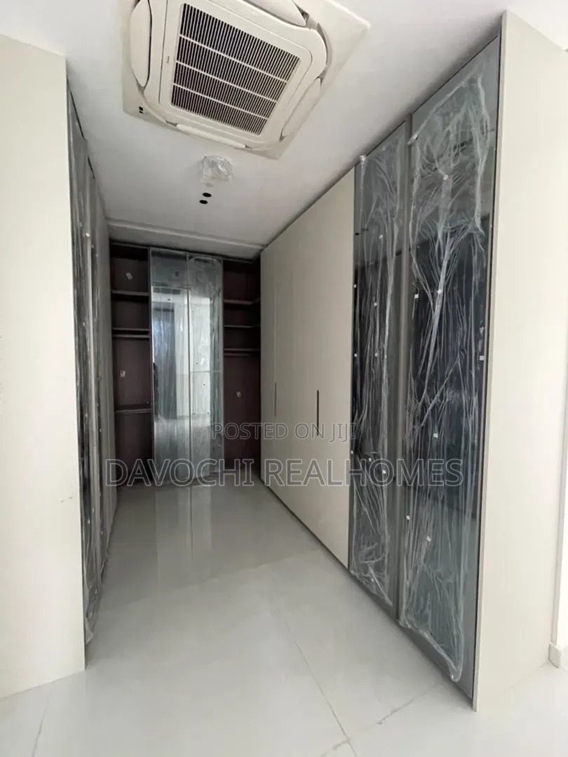 5bdrm Duplex in Banana Island for sale in Banana Island