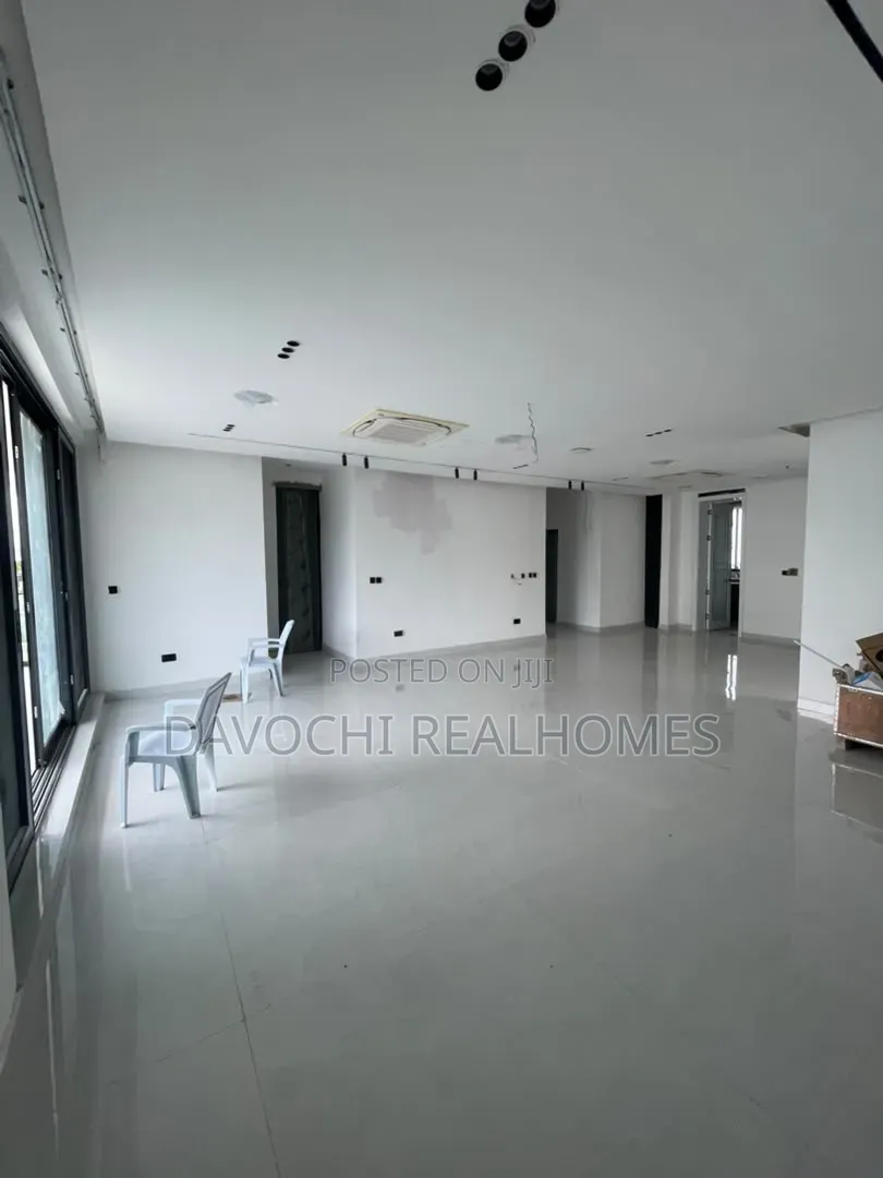 5bdrm Duplex in Banana Island for sale in Banana Island