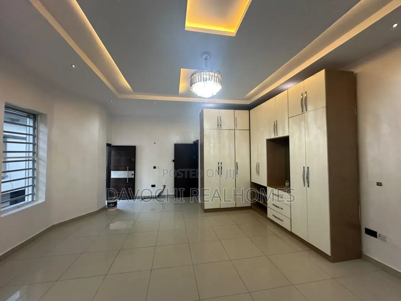 5bdrm House in Osapa london for sale in Osapa london